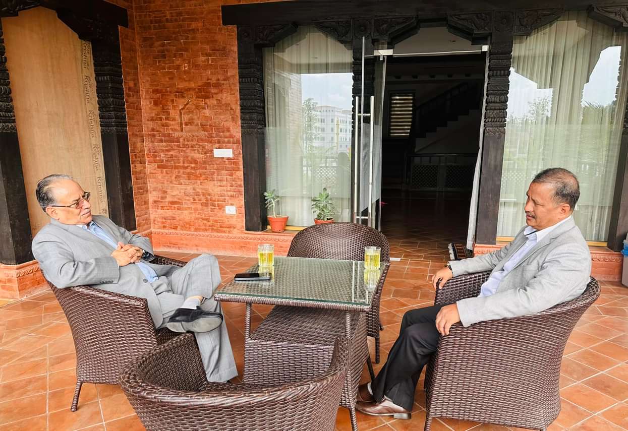 प्रचण्ड र विप्लवबीच भेट, के भयो कुराकानी ?